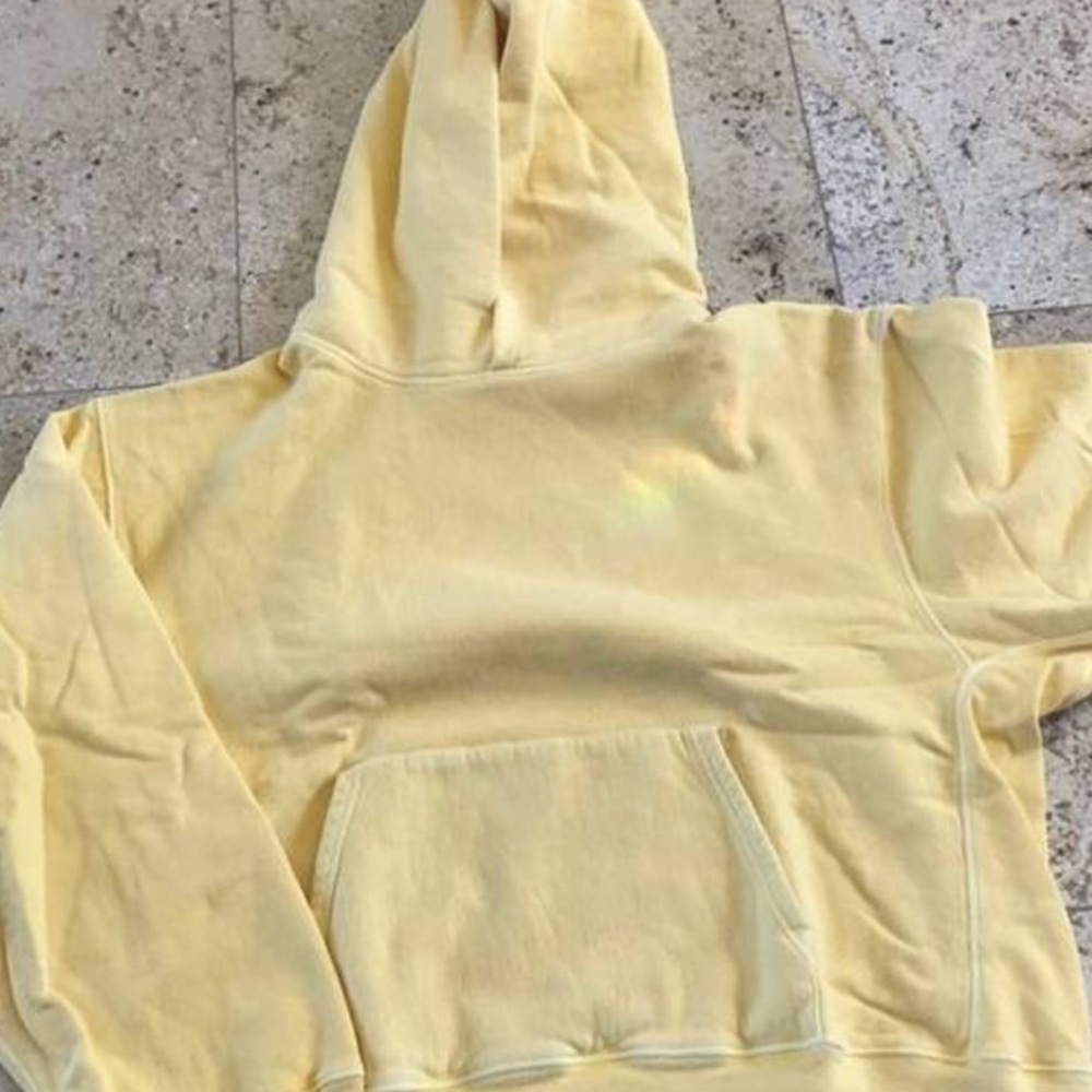 YEEZY SEASON

S & L Season 3